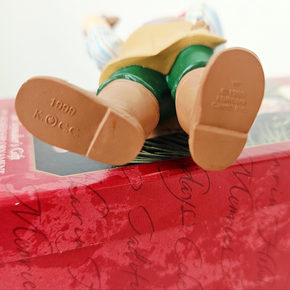 Hallmark Keepsake “The Toymaker’s Gift” Ornament 1999 Collector’s Club - Picture 6 of 10